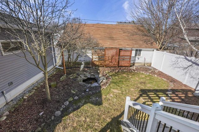 9 N Grand Avenue, Deerfield, WI 53531