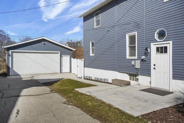 9 N Grand Avenue, Deerfield, WI 53531