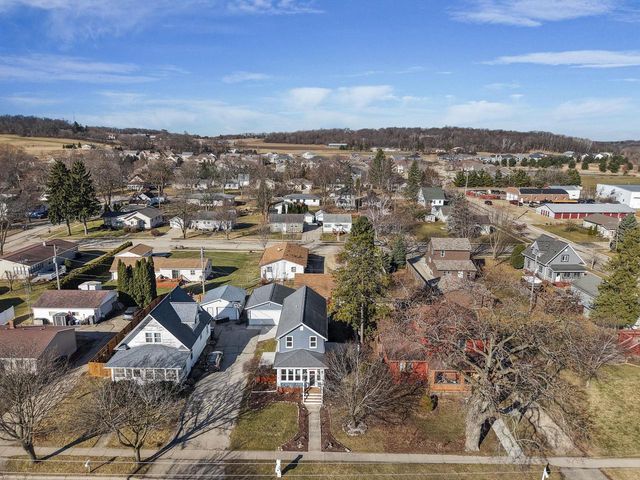 9 N Grand Avenue, Deerfield, WI 53531