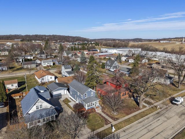 9 N Grand Avenue, Deerfield, WI 53531