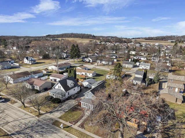 9 N Grand Avenue, Deerfield, WI 53531