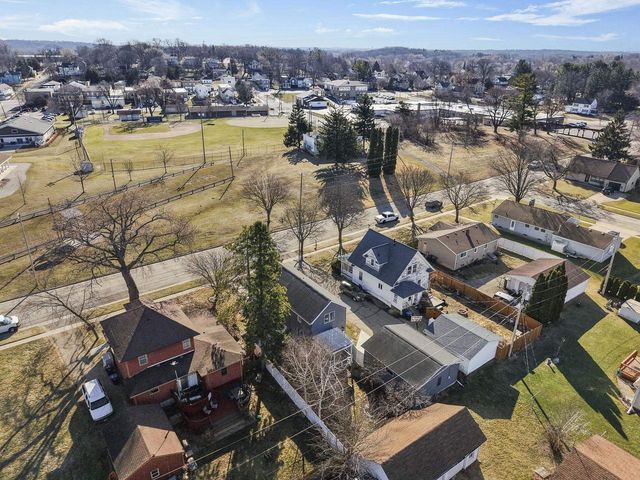 9 N Grand Avenue, Deerfield, WI 53531