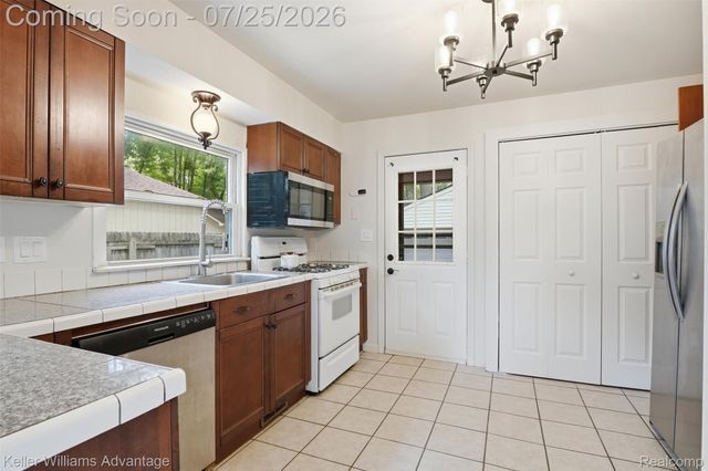 22796 Watt Drive, Farmington Hills, MI 48336