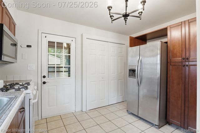 22796 Watt Drive, Farmington Hills, MI 48336