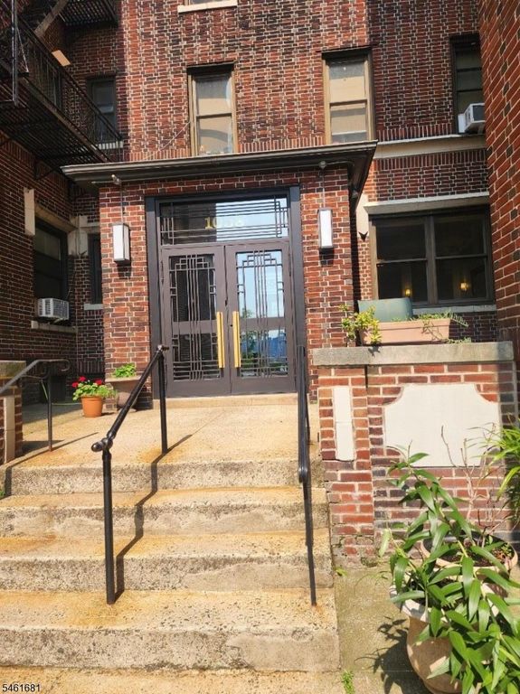 1055 Boulevard, Weehawken Twp., NJ 07086 — photo 2