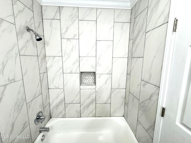 425 Knob Hill Drive, Jackson, MS 39209