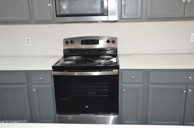 425 Knob Hill Drive, Jackson, MS 39209