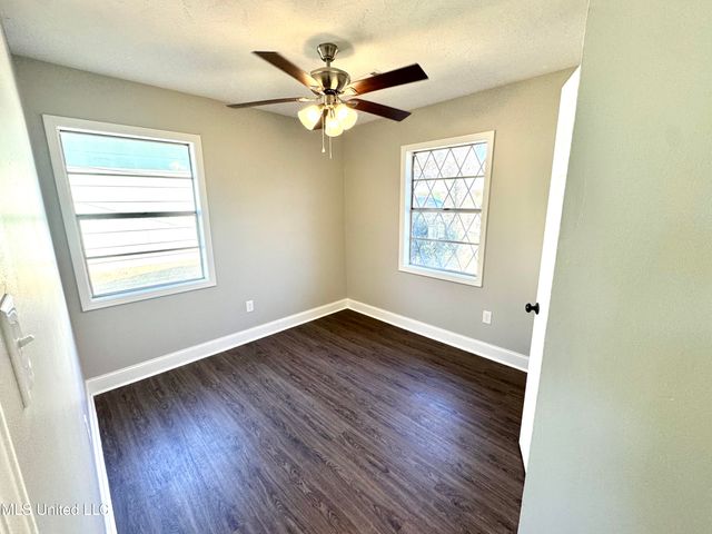 425 Knob Hill Drive, Jackson, MS 39209