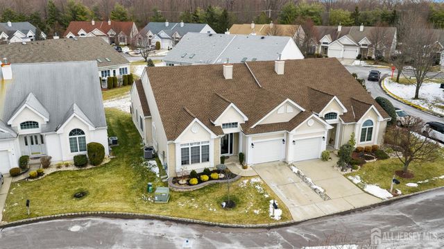 4 Wellington Place, Monroe, NJ 08831