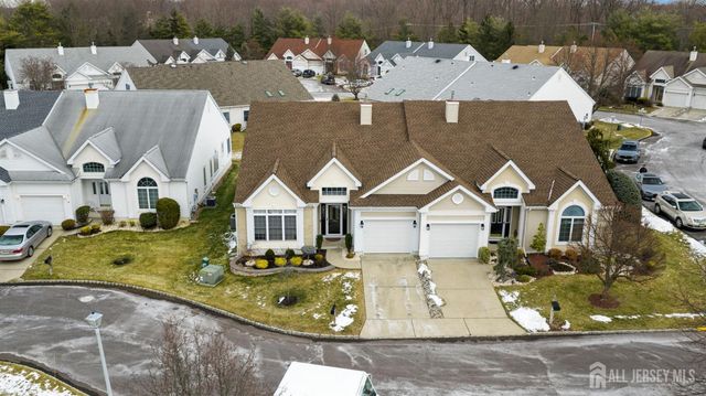 4 Wellington Place, Monroe, NJ 08831