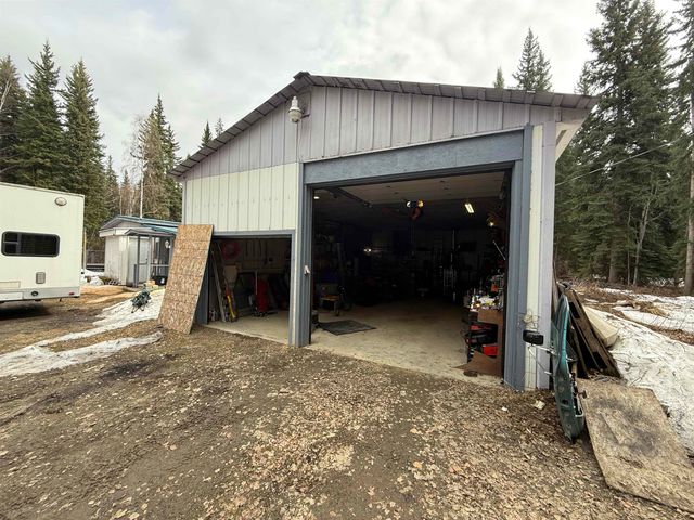 832 KEELING ROAD, North Pole, AK 99705