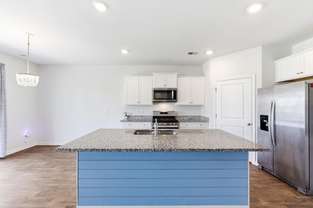 368 Lake Ridge Boulevard, Summerville, SC 29486