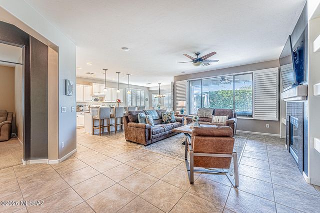 2445 E Sky Creek Drive, Green Valley, AZ 85614