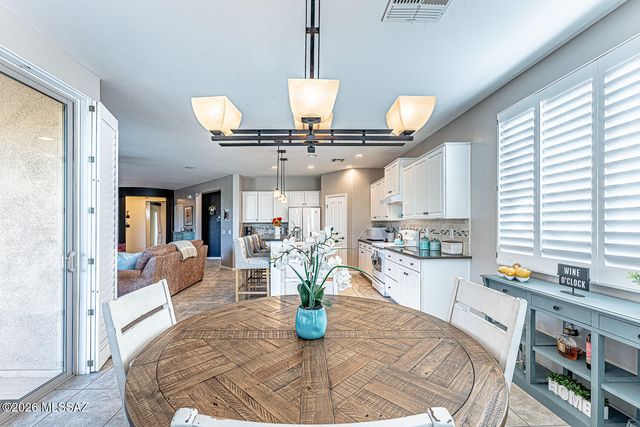 2445 E Sky Creek Drive, Green Valley, AZ 85614