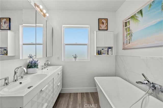 8404 Woodley Place, North Hills, CA 91343