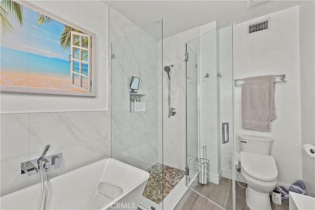 8404 Woodley Place, North Hills, CA 91343