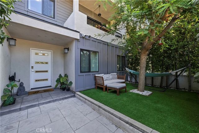 8404 Woodley Place, North Hills, CA 91343