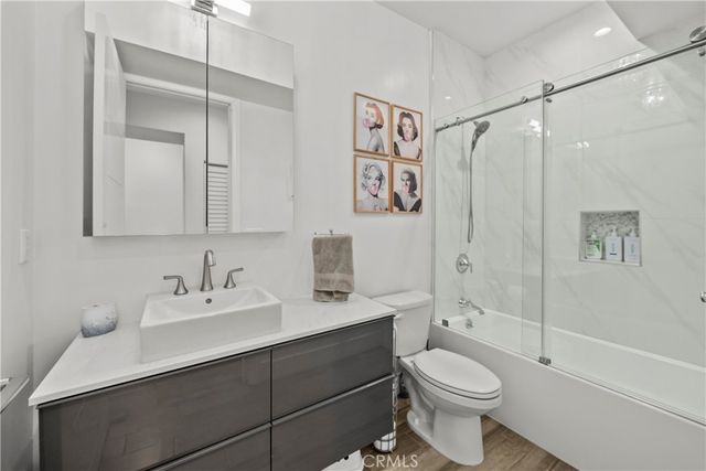 8404 Woodley Place, North Hills, CA 91343