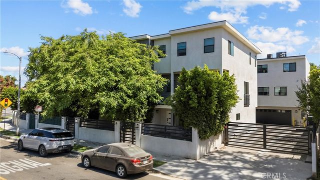 8404 Woodley Place, North Hills, CA 91343