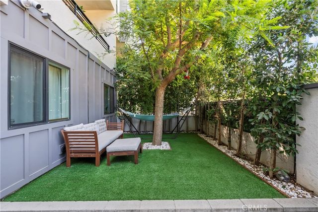 8404 Woodley Place, North Hills, CA 91343