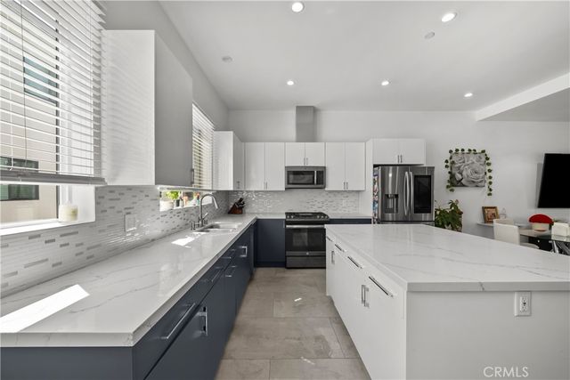 8404 Woodley Place, North Hills, CA 91343
