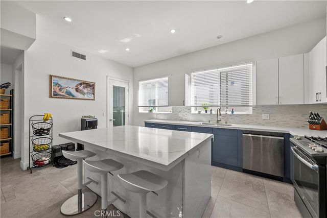 8404 Woodley Place, North Hills, CA 91343
