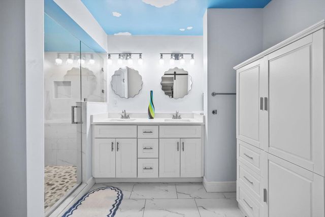 933 NE Sandalwood Place, Jensen Beach, FL 34957