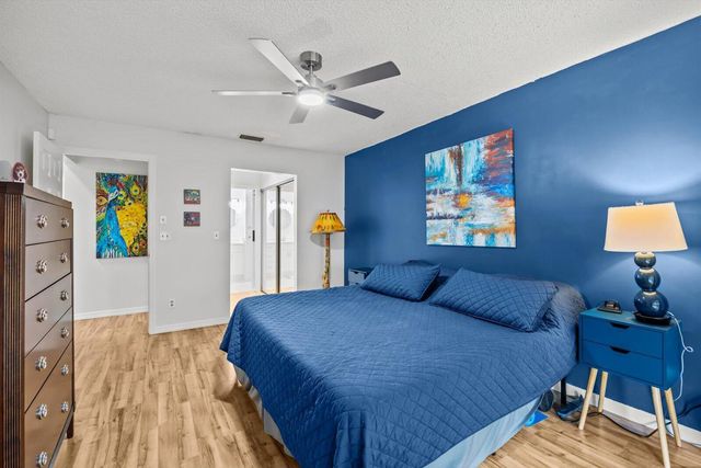 933 NE Sandalwood Place, Jensen Beach, FL 34957