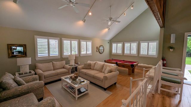 933 NE Sandalwood Place, Jensen Beach, FL 34957