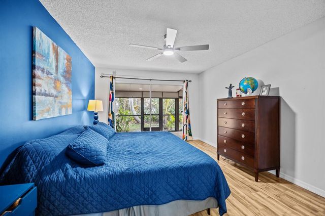 933 NE Sandalwood Place, Jensen Beach, FL 34957