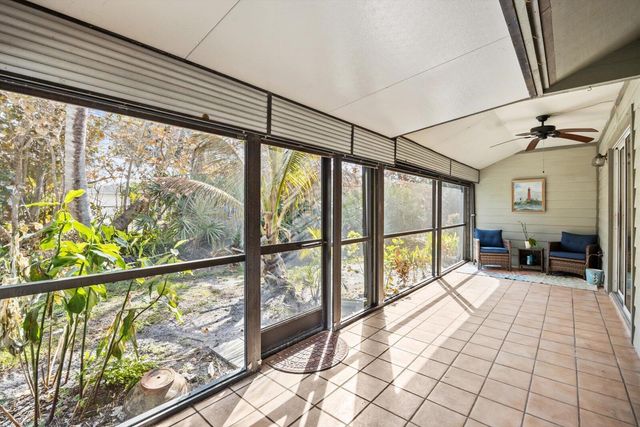 933 NE Sandalwood Place, Jensen Beach, FL 34957