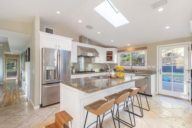 1625 Madrone Ave, Healdsburg, CA 95448