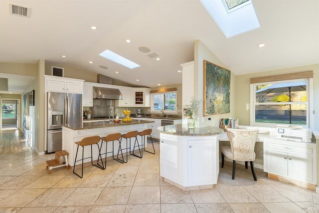 1625 Madrone Ave, Healdsburg, CA 95448