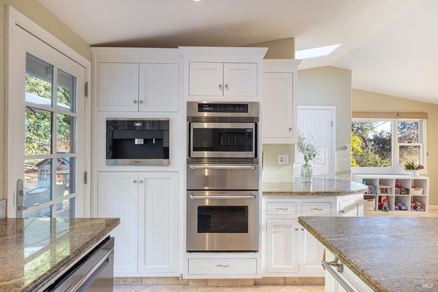 1625 Madrone Ave, Healdsburg, CA 95448