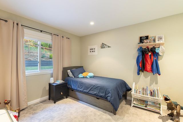 1625 Madrone Ave, Healdsburg, CA 95448