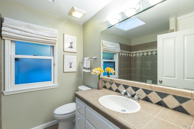 1625 Madrone Ave, Healdsburg, CA 95448