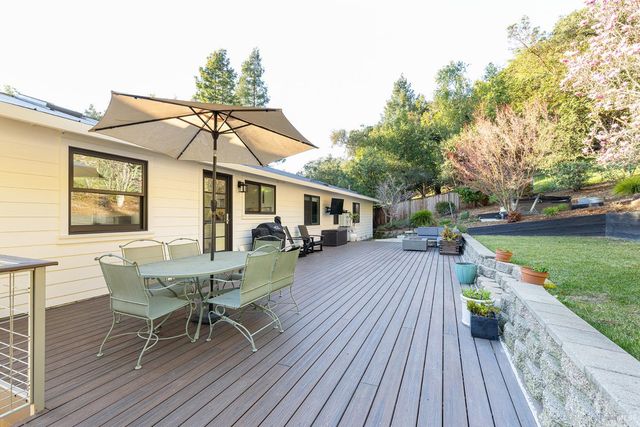 1625 Madrone Ave, Healdsburg, CA 95448