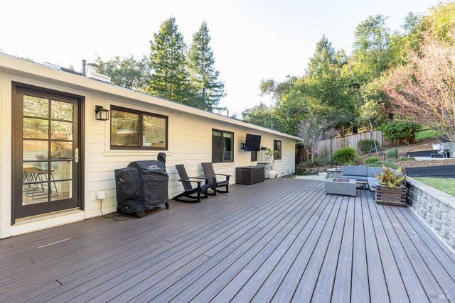 1625 Madrone Ave, Healdsburg, CA 95448