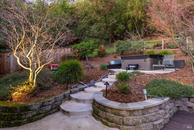 1625 Madrone Ave, Healdsburg, CA 95448