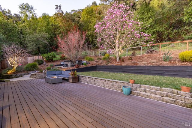 1625 Madrone Ave, Healdsburg, CA 95448