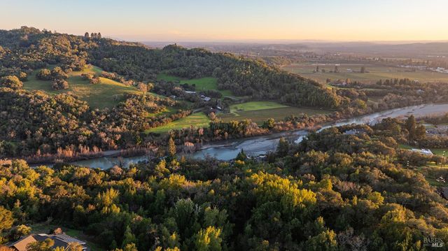 1625 Madrone Ave, Healdsburg, CA 95448