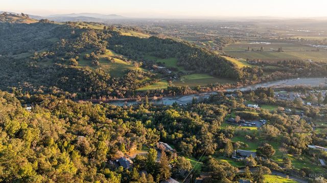 1625 Madrone Ave, Healdsburg, CA 95448