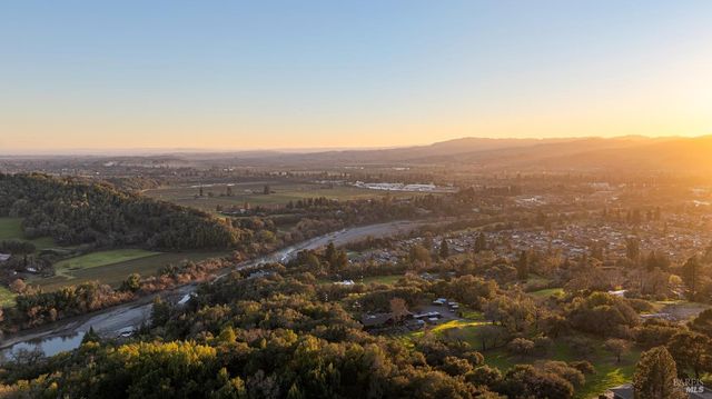 1625 Madrone Ave, Healdsburg, CA 95448