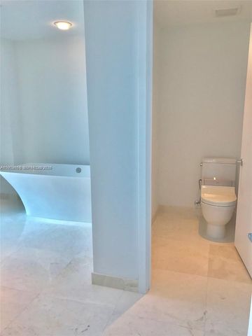 17111 Biscayne Blvd 408, North Miami Beach, FL 33160