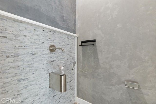 1 Clancy Lane, Rancho Mirage, CA 92270