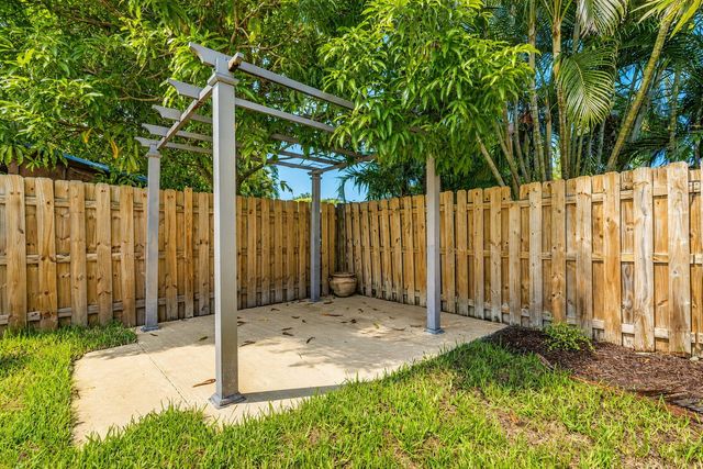 1058 Fernlea Drive, West Palm Beach, FL 33417