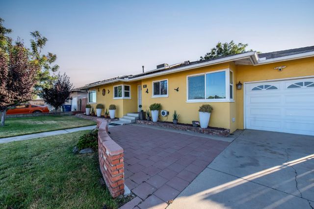 1918 N Weber Avenue, Fresno, CA 93705