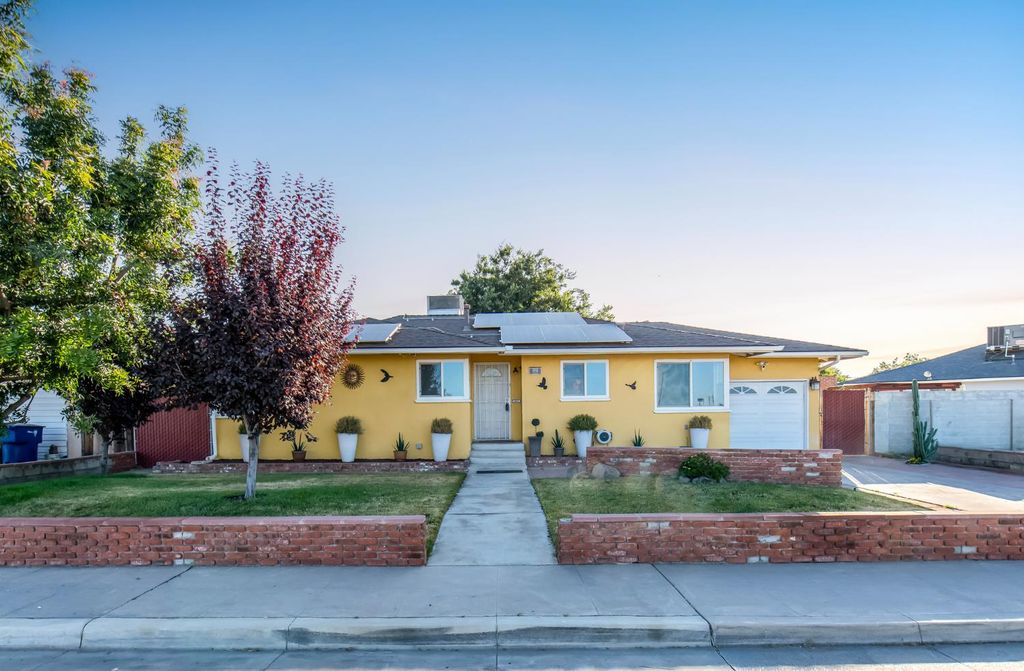 1918 N Weber Avenue, Fresno, CA 93705