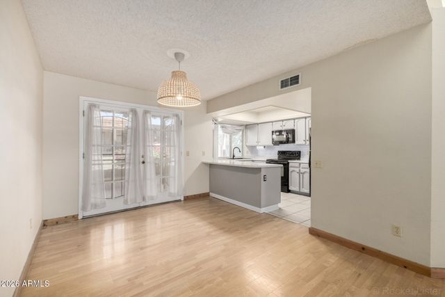 3004 W PHELPS Road, Phoenix, AZ 85053