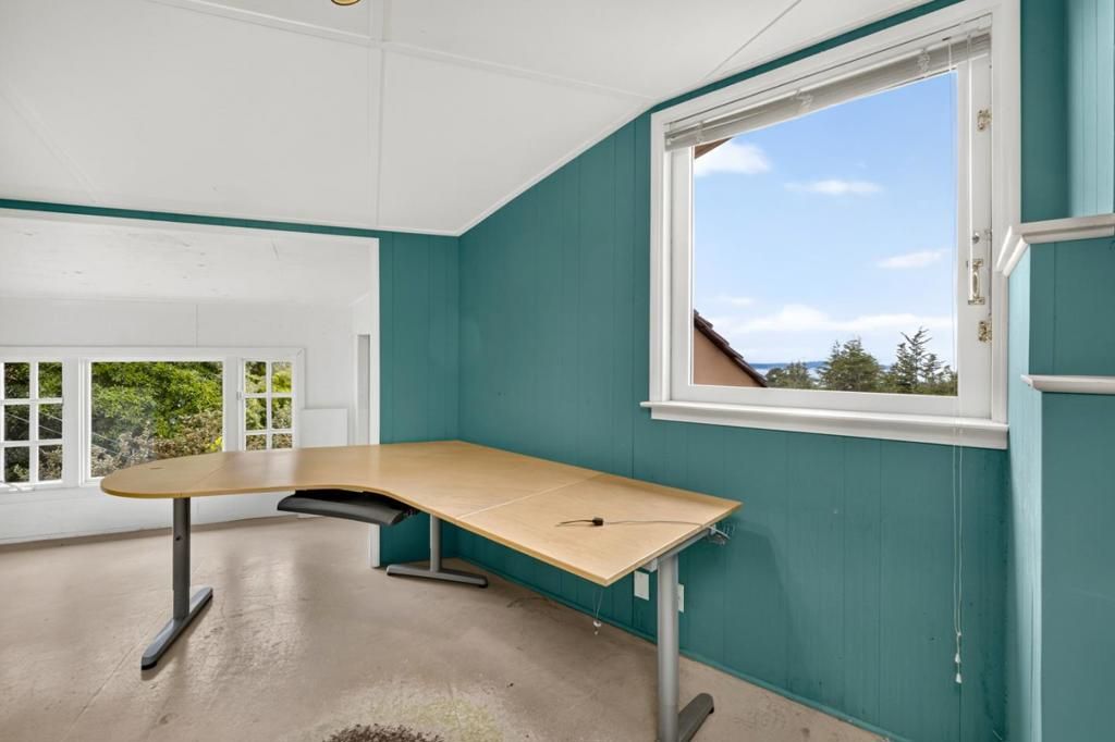 Image 14 of property listing at 24400 S. San Luis Avenue, Carmel, CA 93923